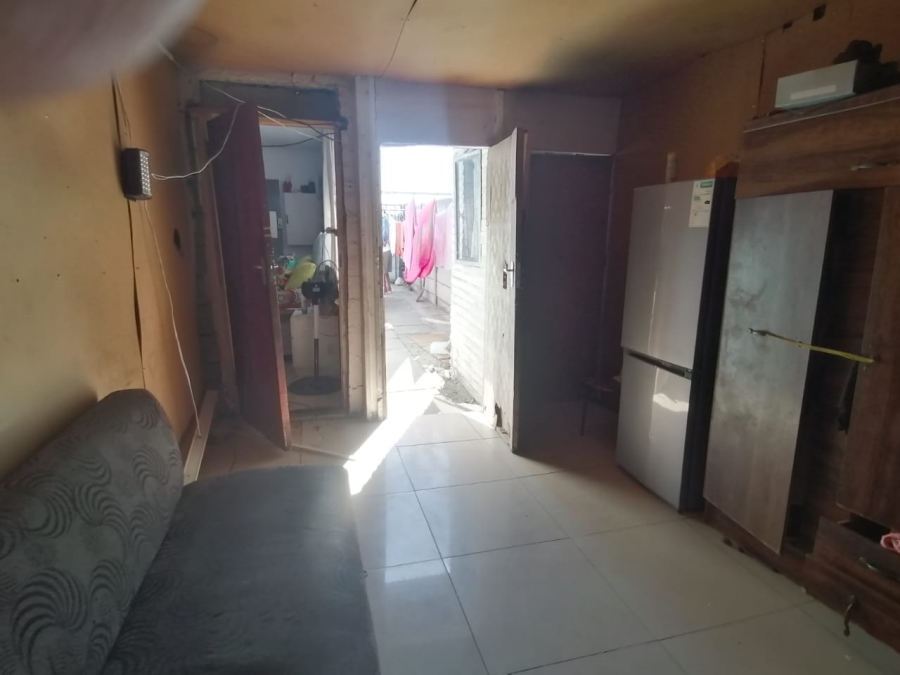 2 Bedroom Property for Sale in Lentegeur Western Cape